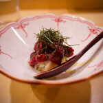 鮨　まつ本 - ●鯨の尾の実ユッケ