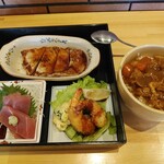 居酒屋うさぎや - ランチ。ボリュームたっぷり