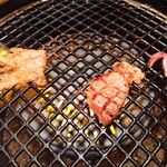 焼肉 一升びん - 