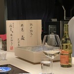 料理屋 稲家 - 日本酒の方はキリコのグラスで