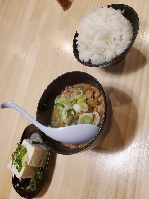 飛騨高山ラーメン もん吉 本店 もんきち 運動公園 ラーメン 食べログ