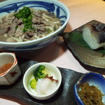肉うどん　鯖寿司2貫付定食　うどん単品９００円