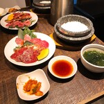 炭火焼肉・韓国料理 KollaBo - 