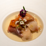 レストラン オオツ - 2021.3 貝のフラン（帆立出汁のフラン、浅蜊出汁のジュレ、生の赤貝、火を入れた本ミル貝とホッキ貝） 