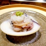 温石 - なんとなく育ちの良さを感じる高貴な蛤。特大サイズ。