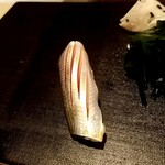 たかおか - 小鰭　(千葉船橋・三番瀬)　三番瀬で獲れるものにはトキメク。高岡さんの優しいコハダが一番好き。