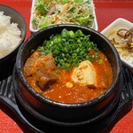 Korean-style tofu stew set meal with Cow tongue and beef tendon (comes with Korean seaweed)