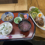 廟の隠れ家 - みそ角煮膳