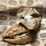 DONQ - 果実とナッツのクリームサンド ¥260