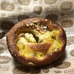 DONQ - お芋とりんごのクランブル ¥238