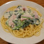 パスタビーノ・ハシヤ - クリームスパゲティ（ベーコン&ほうれん草）