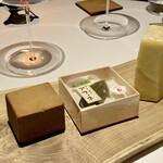 レフェルヴェソンス - アルチザンチーズ　アルチザンチーズ カチョカヴァロ・マジヤクリ（コンテタイプ）・桜のアフィネ・ブラウンチーズ・ブルーチーズ 上記5種類からお好きな物を選びますが、勿論全部でも大丈夫です。