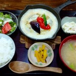 Ajitei Hana No Ya - ハンバーグ定食グラタンソース 小ライス