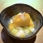 TTOAHISU - ＊真鯛は軽い昆布〆で、熟成度もよく柔らかい。噛むと鯛らしい旨味を感じ美味。 キヨミオレンジの軽い酸味が合います