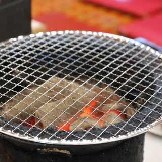 炭火独特の香ばしさで美味しさ激増！