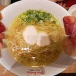 黄金の塩らぁ麺 ドゥエイタリアン - 