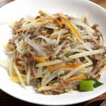 華味 - 千切りのじゃがいもが主体。猪肉は噛み切りにくいが、細切りなので食べにくさは感じない