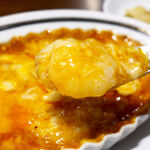 華味 - 海老はアツアツぷりぷり。甘酢とチーズの組合せも珍しいが、不思議と相性は良い