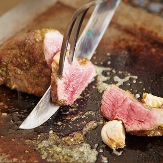 目の前で焼き上げる『出来立てローストビーフ』