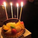 ダイニング ウメテイ - サプライズの誕生日ケーキ。