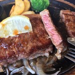 ステーキのあさくま - 肉の断面