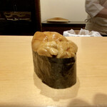 鮨 はしもと - 北海道のキタムラサキウニ
      箱に入っている身が大きく立派な雲丹でした。
      旨み甘み共にあり美味しいですね。
      ミョウバンがやや気にはなりますが、それは仕方がないですよね。