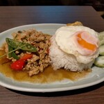 タイの食卓 オールドタイランド - ガパオライス1100円