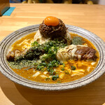 吉田カレー  - ミックス 小・豚・チーズ・ドライパクチー