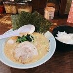 横浜家系ラーメン 魂心家 - 豚骨味噌