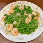 鶏舎 - グリンピースとエビ炒め