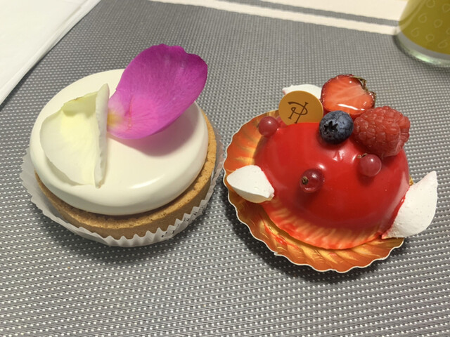 ピエール エルメ パリ 渋谷ヒカリエ Shinqs店 Pierre Herme Paris 渋谷 ケーキ 食べログ ピエール エルメ パリ 渋谷ヒカリエ Shinqs店 Pierre Herme Paris 渋谷 ケーキ 食べログ