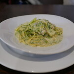 イタリア料理 レガメント - 牡蠣と青海苔のクリームソース柚子胡椒風味