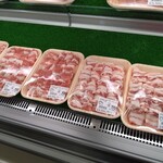 精肉工場直売所 湘南メンチ - 