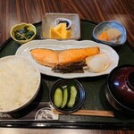 鮭山マス男商店 - キングサーモン膳 (1580円)