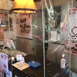 ステーキハンバーグ＆ブレッドバーKEN - レジ周りにビニールカーテン設置