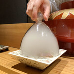 Sushi Fukuju - ・ヒラマサのトロ漬け くるみチップの燻製