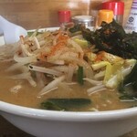 かがの亭 - もつ入りみそラーメン1,000円