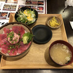 居酒屋革命 酔っ手羽 - マグロ切り落とし丼798円