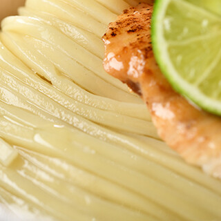 ひとつひとつの食材にこだわった、至高の一杯をどうぞ