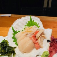 野付産　貝付き帆立刺身