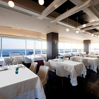 ＜メインダイニング貸切＞50名様まで！宴会や同窓会、結婚式二次会など幅広く対応