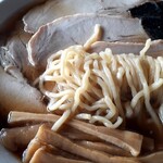 中華そば処 琴平荘 - 中太縮れ麺でスープはあっさりを！