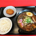 じゃじゃ亭 - 令和元年7月 ランチタイム こってり醤油ラーメン+カレーコロッケ+ライス 650円