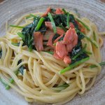 pasta dining Aria - 日替わりランチ：サーモンとほうれん草のクリームパスタ。