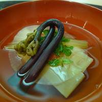 祇園 にしかわ - 【椀物】　筍しんじょうの吸い物。