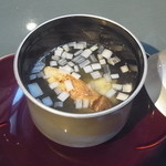 懐食みちば - 五法膳のお椀は鱧と松茸でございます