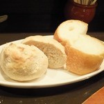 スペイン食堂 八幡バル8 - 自家製バケット　　　　　　　　