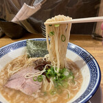 いでゆ商店 - かため細麺