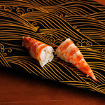 米菜°sakura 織音寿し - 車海老は頭は塩だけ、尾はベルガモットオイルでそのおいしさの違いを食べ比べ