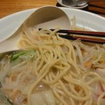 チャンポンの麺